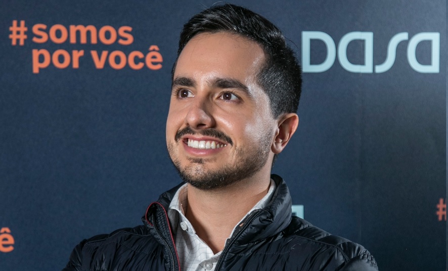 15-9-22 Bilionário faz doações