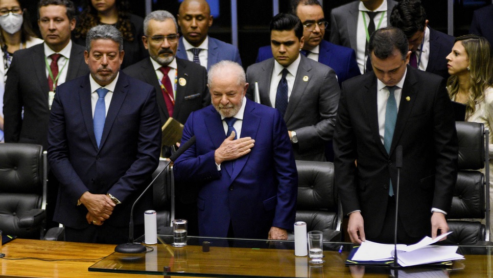 Lula toma posse para terceiro mandato como presidente do Brasil