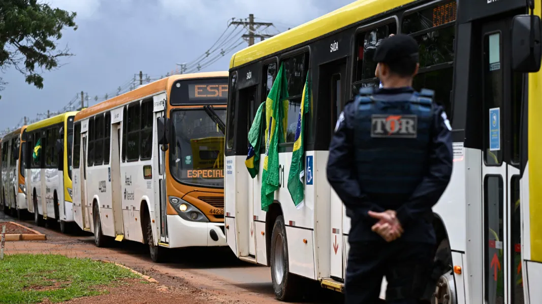 transporte-presos-ataque-brasilia-getty-images