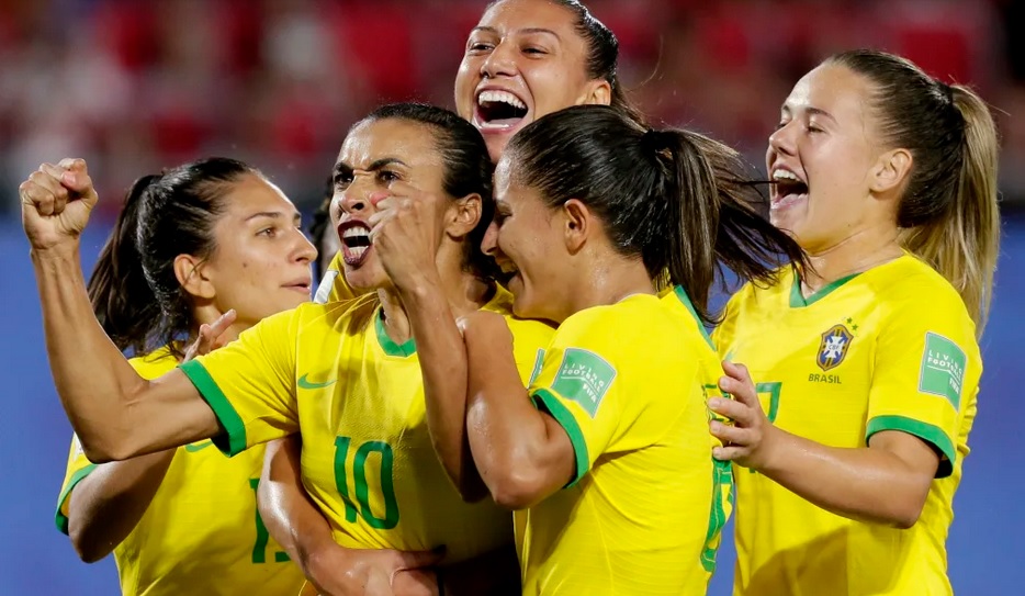 CBF oficializa candidatura do Brasil para sediar Copa feminina de