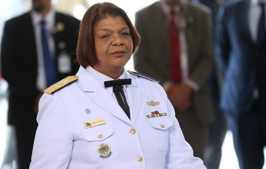 4-4-23 Mulher negra é almirante da Marinha