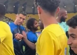Cristiano Ronaldo dá ‘bronca’ em filho por ‘pular a fila’ para cumprimentar jogadores