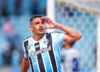 Diego Souza decide se aposentar do futebol aos 38 anos