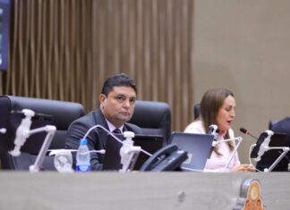 Avança PL de Caio André que institui licença menstrual para servidoras municipais com endometriose