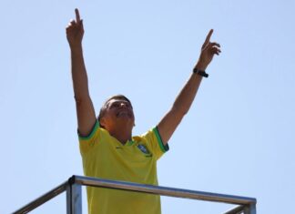 No Rio, Bolsonaro chama Lula de ‘apoiador de ditaduras’ e elogia Musk