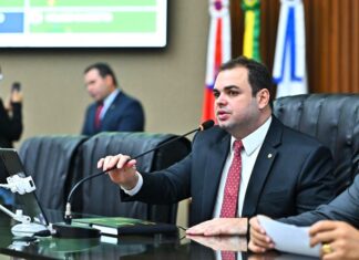 Entra em vigor lei de Roberto Cidade que reforça atendimento à mulher com endometriose