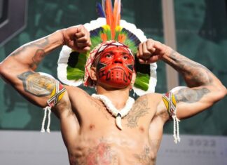 UFC: Quem é o cacique que faz ‘preparação espiritual’ de Alex Poatan