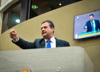 Marcelo Serafim critica contrato milionário entre Prefeitura de Manaus e empresa de cremação de pets