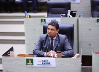 Caio André denuncia atraso em obra de Unidade Básica de Saúde na zona norte