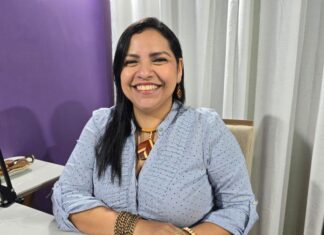 “Precisamos mulherar a política, sem mulheres nada vai mudar”, diz a pré-candidata Anne Moura
