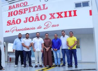 Dr. George Lins elogia a estrutura do Barco Hospital São João XXIII