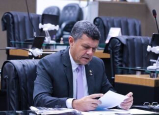 Leis do Comandante Dan que beneficiam a leitura e a conscientização sobre a cultura de paz são sancionadas