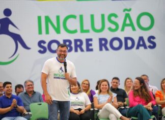Wilson Lima fortalece políticas de inclusão com a entrega de mil cadeiras de rodas para Pessoas com Deficiência