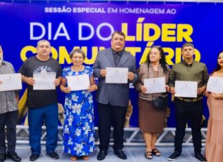 Deputado Carlinhos Bessa homenageia lideranças comunitárias pelo seu compromisso e dedicação ao povo amazonense