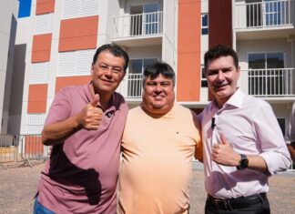 David Reis acompanha ministro das Cidades em visita às obras do conjunto habitacional no Parque das Tribos