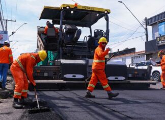 David Almeida inicia recapeamento de 67 ruas na zona Norte