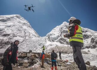 Drones ajudam a limpar o lixo no Everest
