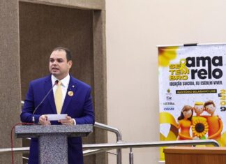 Roberto Cidade reforça atenção aos impactos do bullying e das fake news na saúde mental dos jovens