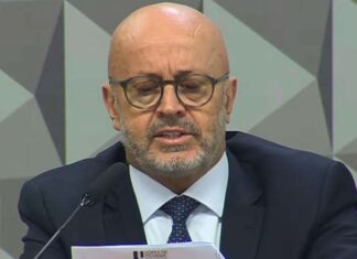 “Não sou o careca do INSS”, diz Careca do INSS ao responder relator em depoimento na CPMI