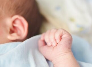 Morre bebê que chorou no próprio velório no Acre