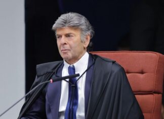 Fux diz que STF cometeu erros em julgamentos do 8 de janeiro