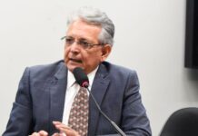 Pauderney denuncia na tribuna da Câmara empresa que cobra taxas ilegais no AM