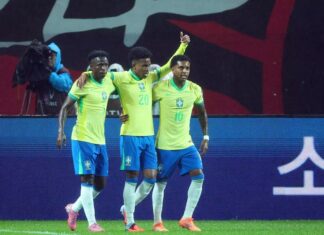 Seleção de Ancelotti goleia Coreia com magia de Estêvão, Rodrygo e Vini Jr.
