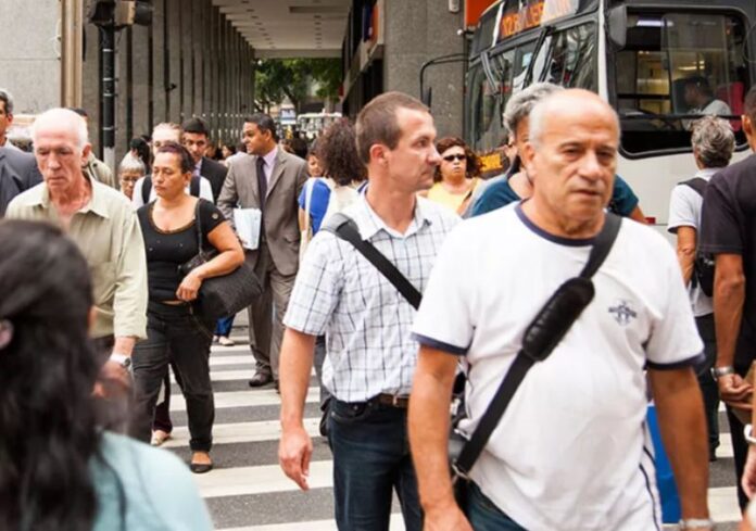 28-11-25 Expectativa de vida no Brasil