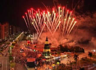 David Almeida inaugura decoração natalina e pista de patinação no gelo no complexo turístico Ponta Negra