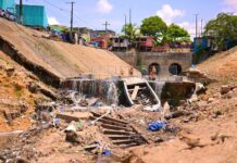 David Almeida instala maior ecobarreira de Manaus no Educandos