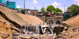 David Almeida instala maior ecobarreira de Manaus no Educandos