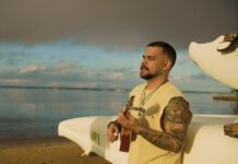 Neto Barroncas apresenta ‘No ritmo da música’ com voz e violão no Shopping Ponta Negra