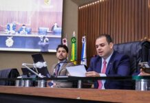 Roberto Cidade conduz aprovação de projetos que valorizam servidores públicos estaduais