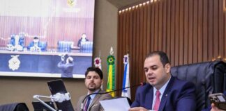 Roberto Cidade conduz aprovação de projetos que valorizam servidores públicos estaduais