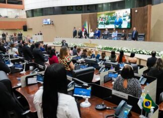 David Reis destaca papel transformador da Escola do Legislativo nos 18 anos celebrados em Tribuna Popular da CMM