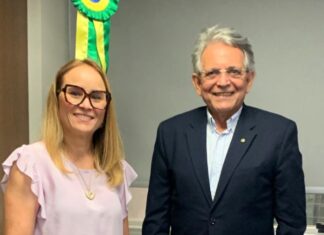 Pauderney vai ao FNDE pedir urgência na substituição de ônibus escolares incendiados em Envira