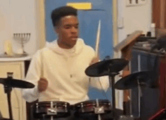 Estêvão aparece tocando bateria em culto em Londres