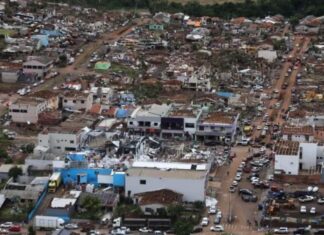 Tornado prova que crise climática ameaça prosperidade, diz diretora da COP