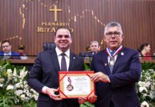Sob comando do presidente Roberto Cidade, 26 personalidades recebem a Medalha da Ordem do Mérito Legislativo na Aleam