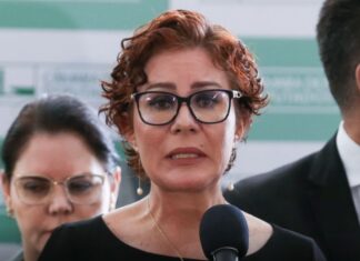 Moraes anula decisão da Câmara, determina perda do mandato de Zambelli e manda suplente assumir