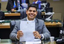 Deputado Mário César Filho esteve entre os parlamentares mais produtivos da Aleam em 2025