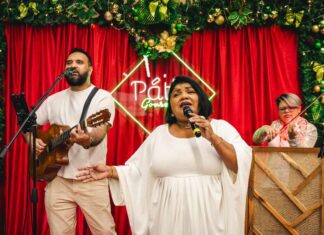 Pátio Gourmet realiza Espetáculo de Natal com a cantora Márcia Siqueira e a estreia do personagem Patielfo