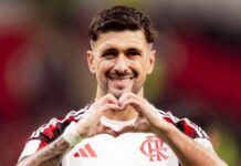 Arrascaeta faz 2, Flamengo vence e avança no Intercontinental