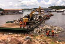 Prefeitura de Manaus acelera limpeza na marina do Davi e remove acúmulo de resíduos no Tarumã
