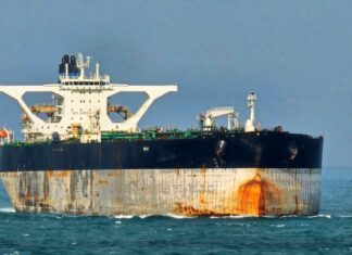 EUA interceptam petroleiro com bandeira russa ligado à Venezuela; veja vídeo