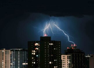 Número de pessoas atingidas por raio em ato pró-Bolsonaro é o maior já registrado no Brasil, segundo Inpe