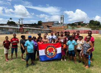 Rodrigo Guedes e moradores cobram a reforma do Campo do Coração Zumbi