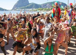300 mil turistas estrangeiros entram no país durante o Carnaval