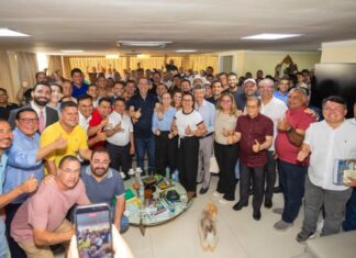 Omar Aziz recebe lideranças da capital e do interior em apoio à pré-candidatura ao governo do Amazonas