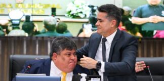 Presidente David Reis conduz ato de renúncia do prefeito de Manaus e oficializa posse de Renato Junior